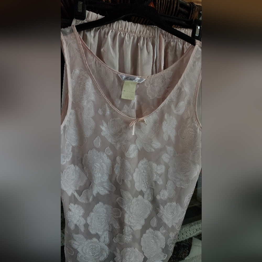 Vintage 80's Secret Treasures Blush Floral Lace Pajama Top And Bottoms
